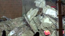 Çöken Binanın Enkazında Eğitimli Köpeklerler Yardımıyla Arama Yapıldı