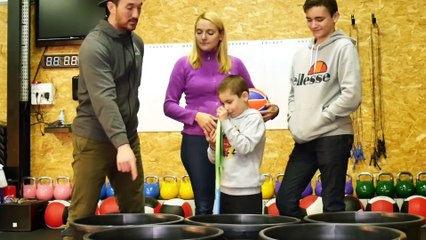 GIANT CUP PONG CHALLENGE - Un défi XXL de Folie Ft Aurélien Fontenoy