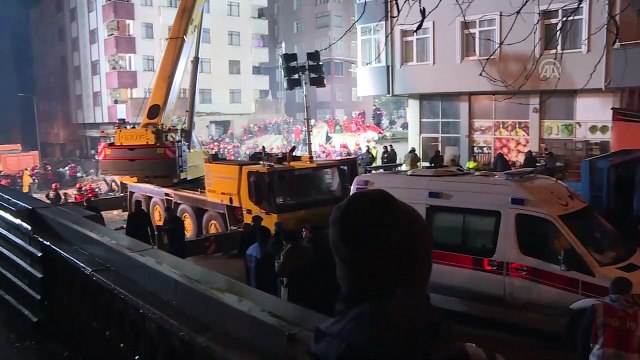 Bakan Soylu, Kartal'da çöken binanın enkazındaki arama kurtarma çalışmalarını yerinde takip etti - İSTANBUL