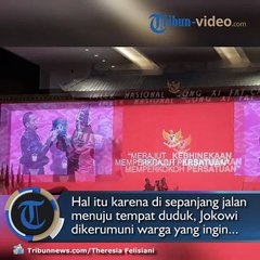 Jokowi Kewalahan Ladeni Todongan Swafoto di Perayaan Imlek Nasional
