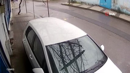 Girdiği Binadan 2 Dakikada 10 Çift Ayakkabı Çaldı...o Anlar Kamerada