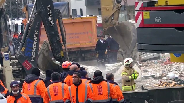 Kartal'da çöken binanın enkazında arama ve kurtarma çalışmaları devam ediyor - İSTANBUL