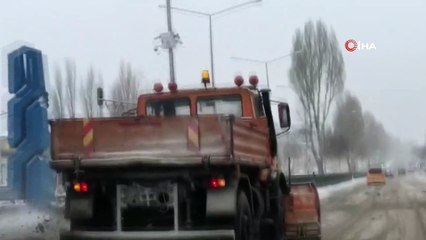 Doğu Anadolu'da kar yağışı...Erzurum beyaz örtü altında