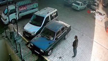 Güpegündüz yaşanan akü hırsızlığı kamerada