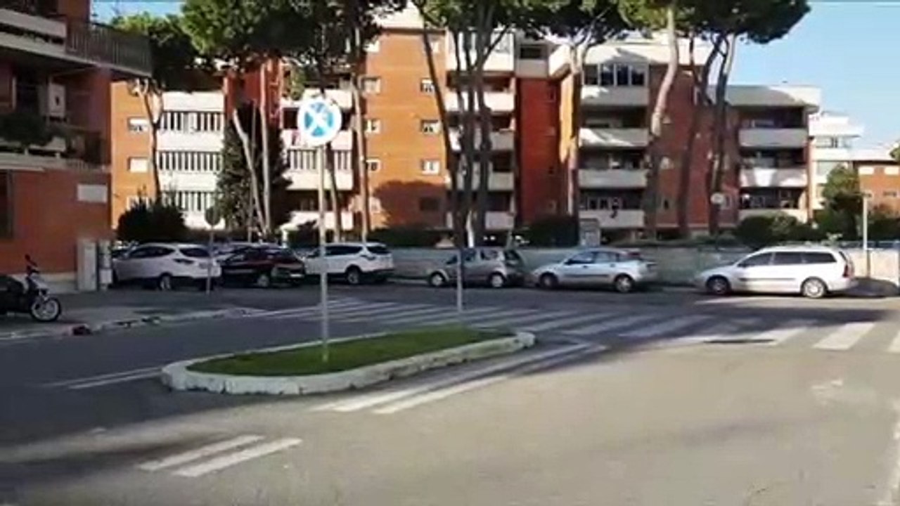 Ostia, fa esplodere una bomba carta sotto casa dell'ex. In manette un 43enne