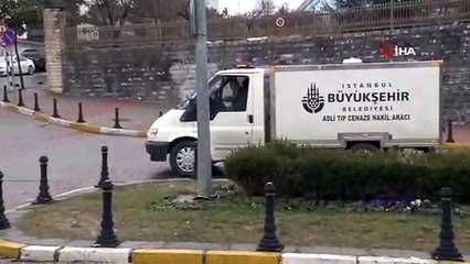 Download Video: Kartal'da yıkılan binada ölen Nuriye ve Ahmet Söğüt'ün cenazesi Adli Tıp'tan alındı