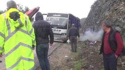 Antalya'da Minibüs ile Midibüs Çarpıştı: 8 Yaralı