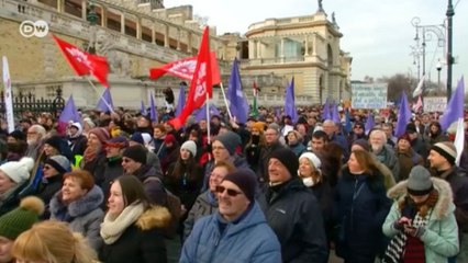 Macaristan halkı "kölelik yasasına" karşı