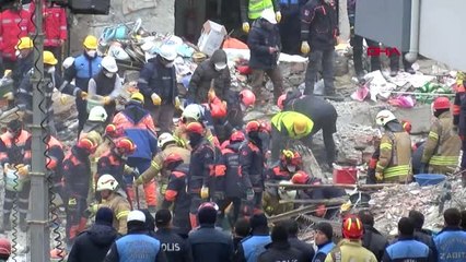 İstanbul- Kartal'da Enkazdan 16 Yaşındaki Genç Kurtarıldı 2-