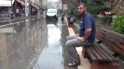Kış Ortasında Tişörtle Gezen Vatandaşın Hastalığına Tanı Konulamıyor