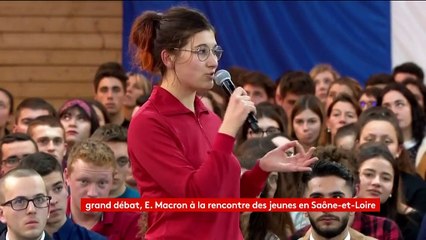 "Il y en a beaucoup qui sont exclus, moqués et stigmatisés" : Macron interpellé sur l'autisme lors du grand débat