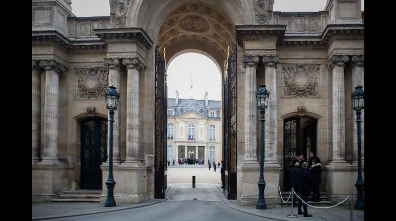 Quand un célèbre producteur recrute pour l'Elysée