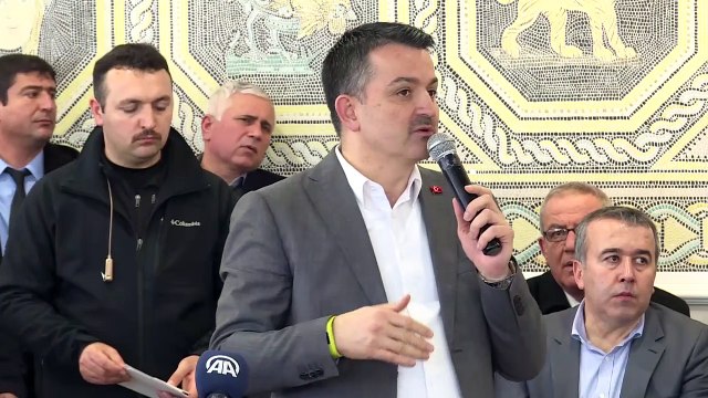 Bakan Pakdemirli, çiftçilerle buluştu - İZMİR