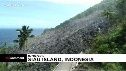 Le volcan Karangetang en éruption