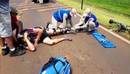 Ciclista tem lesão grave ao bater com carro na marginal da BR-277