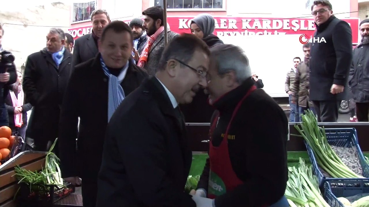 AK Partili Başkan Adayı Köken vatandaşlara lokma dağıttı