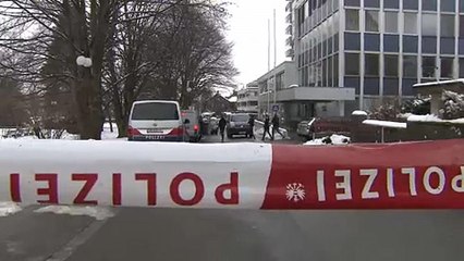 Leszúrtak egy osztrák közalkalmazottat