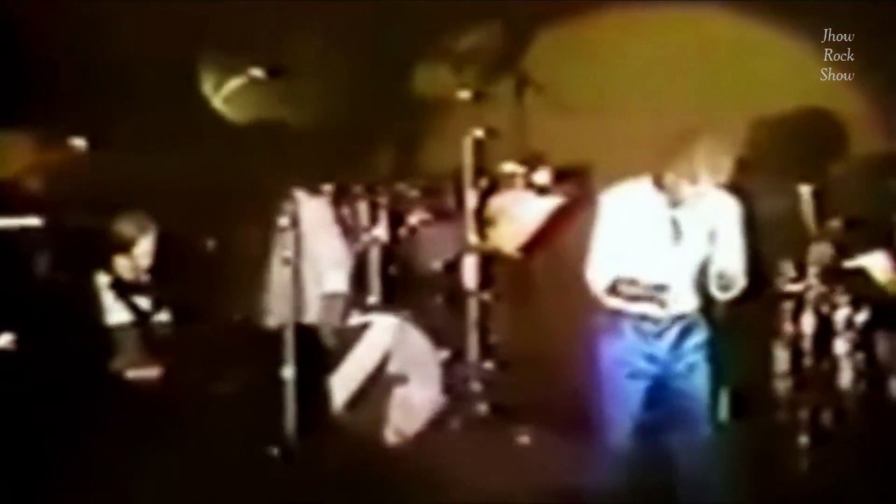 Barry Gibb and Andy Gibb in Live To Love Somebody