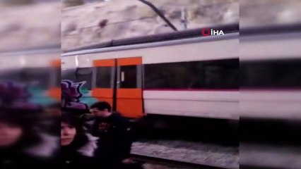 - Barselona’da iki tren çarpıştı en az 1 ölü