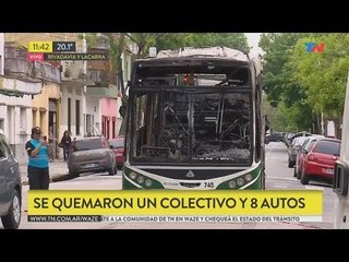 Se incendió un colectivo y 6 autos en Flores