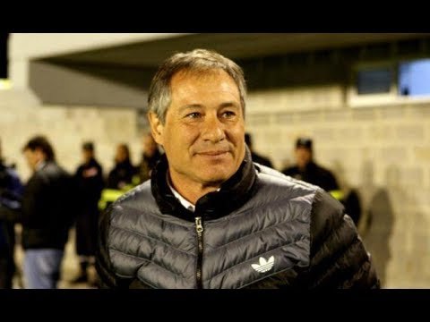 Barras de Independiente apretaron al DT Ariel Holan