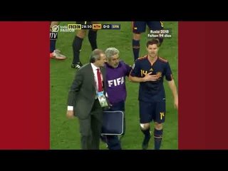 Momento mundialista: La patada de De Jong a Xabi Alonso en Sudáfrica 2010