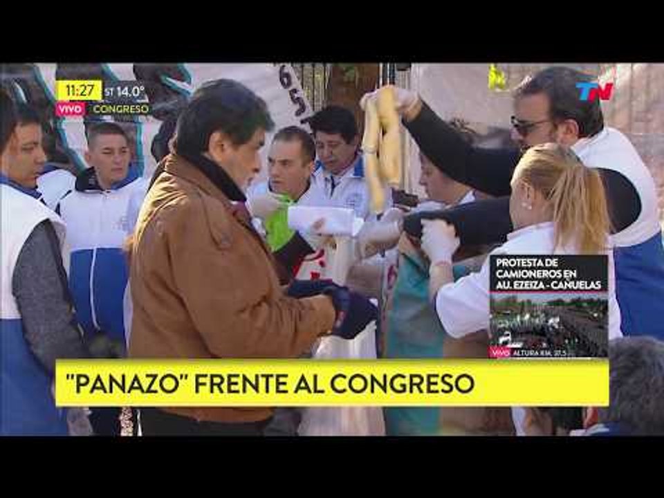 Protesta de panaderos: Regalaron 5 mil kilos de pan frente al Congreso
