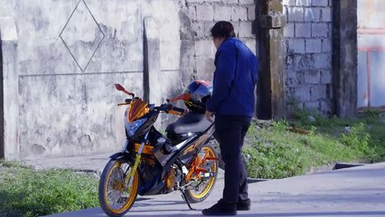 Halik: Lino notices a man on their tail