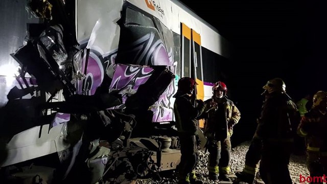 Un muerto y varios heridos graves por el choque de dos trenes en Barcelona