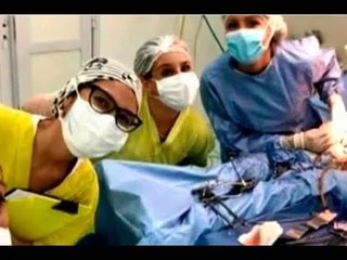 Doctores se sacaron una selfie mientras operaban