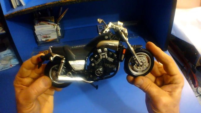 YAMAHA V-MAX 1200 CC SUPER MOTOSIKLET ASLINA TAMAMEN UYGUN