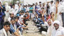 Gujjar Andolan: Reservation की मांग को लेकर रेल पटरियों पर गुर्जर, कई Trains Cancel |वनइंडिया हिंदी