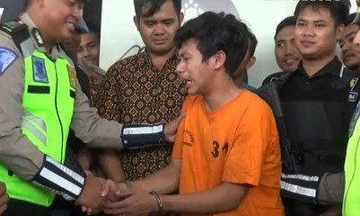 Sambil Menangis, Pria yang Viral Banting Motor Minta Maaf