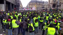 Des Gilets jaunes sur les Champs-Élysées pour demander la démission de Castaner