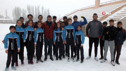 Malazgirt’te geleceğin yıldızlarını yetiştiriyor