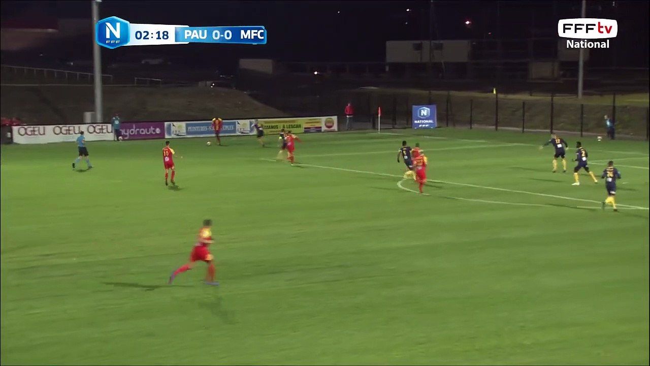 Très bon centre dangereux mais GUENDOUZ intercepte.