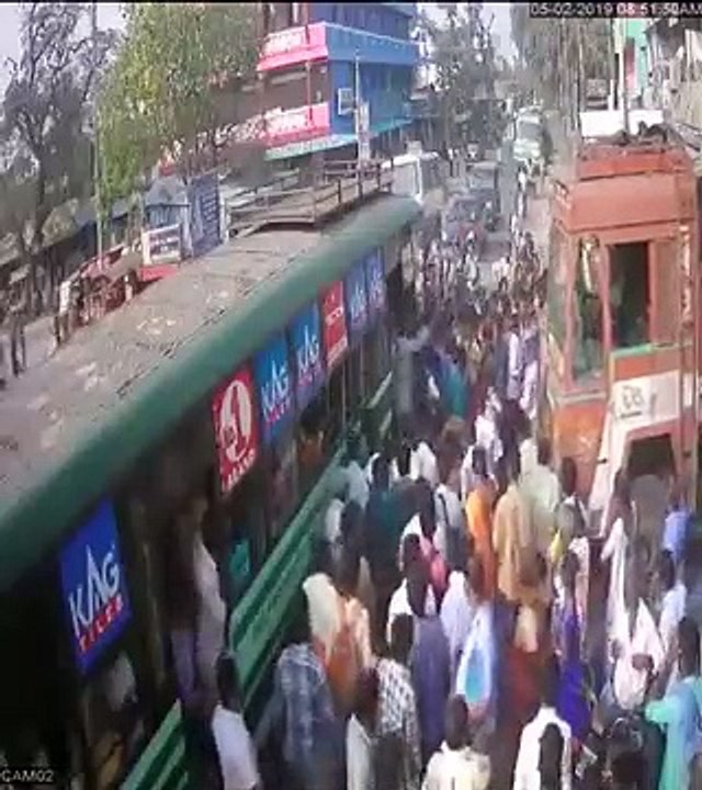 Kanchipuram Accident Woman dead cctv visuals
