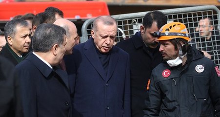 Son Dakika! Cumhurbaşkanı Erdoğan, Kartal'daki Enkaz Alanına Giderek İnceleme Yaptı