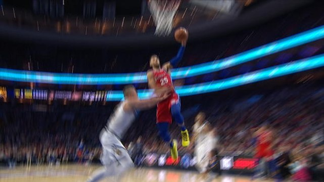 Simmons makes driving dunk in 76ers win