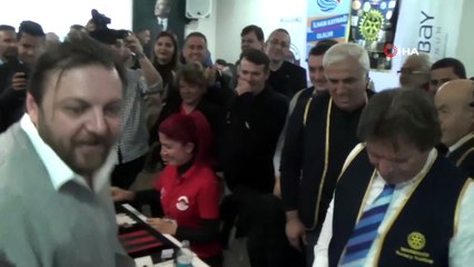 Başkan adayları tavla turnuvasında bir araya geldi