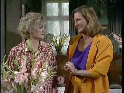 French Fields 2x02 Inside Story