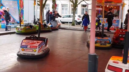 Lunéville : première journée de la fête foraine place des Carmes