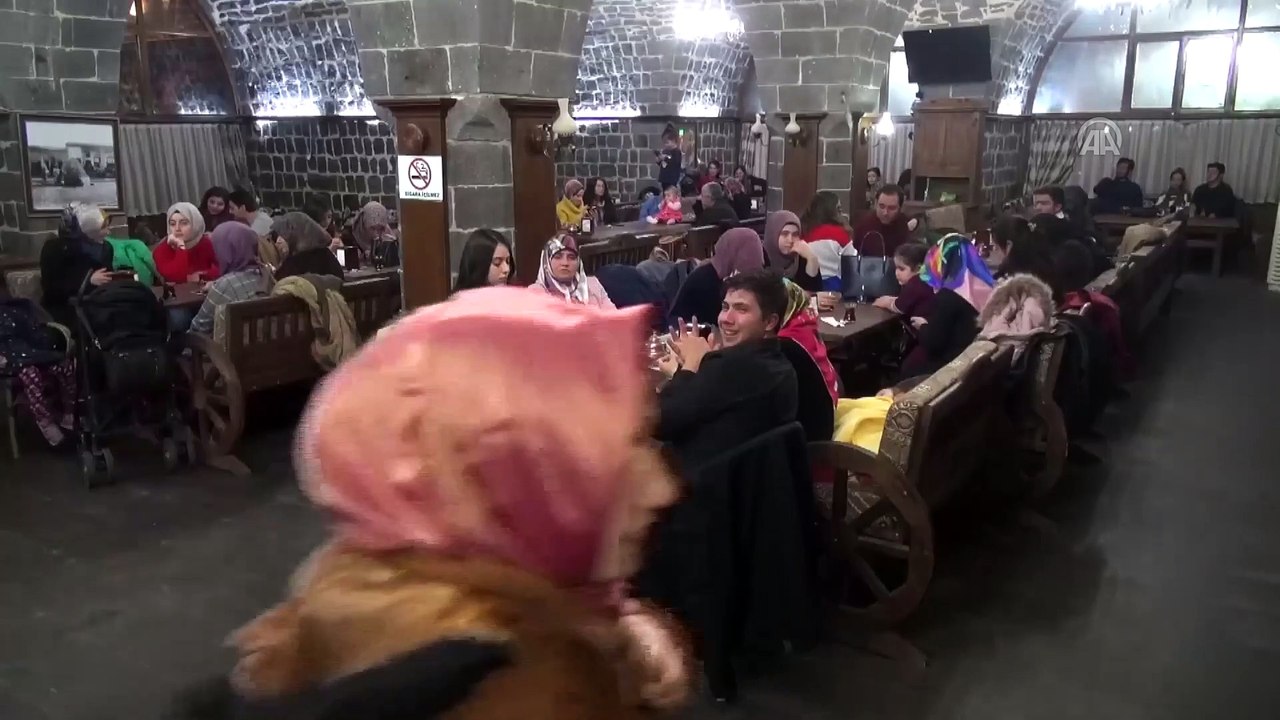 Şanlıurfa'da tarihi konakta sıra gecesi