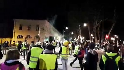 Gilets jaunes Besançon Derniers échanges avec la police dans la rue Charles Nodier