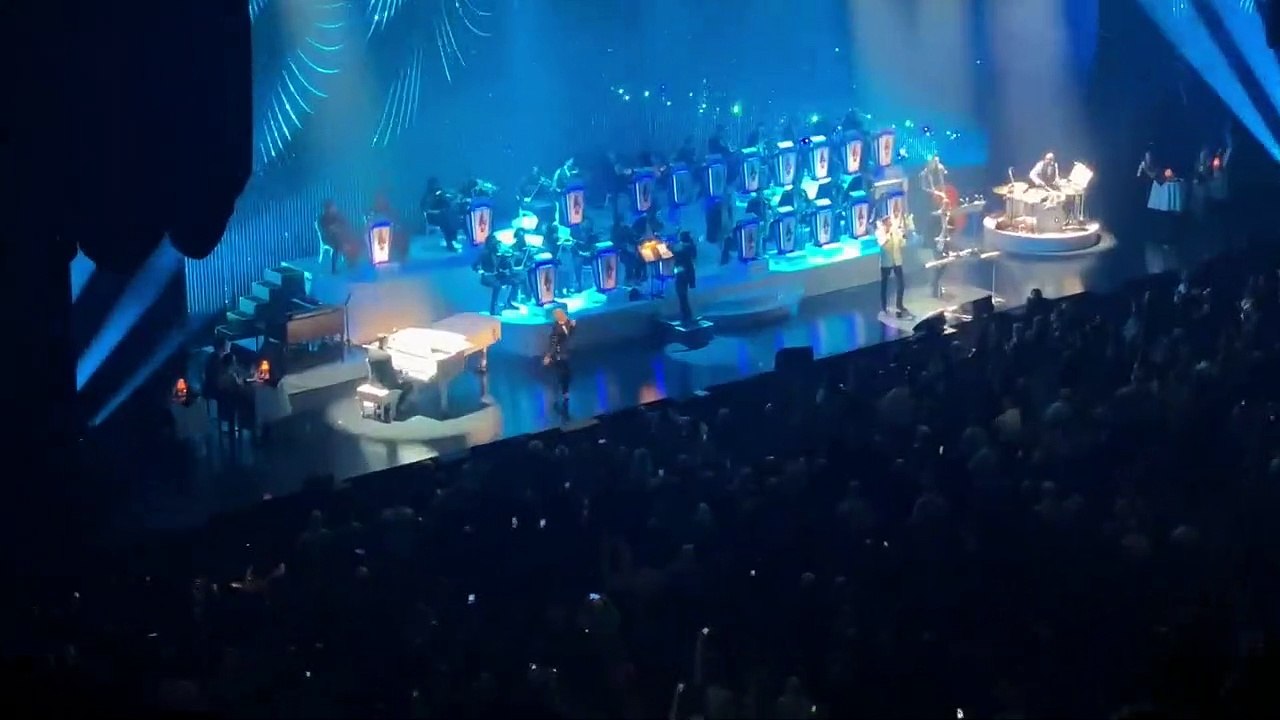 Lady Gaga chante Bad Romance version Jazz en concert à Las Vegas