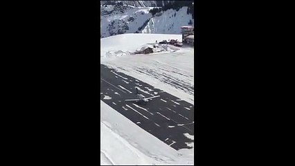 Ce pilote d'avion rate son atterrissage et fini dans la neige à Courchevel