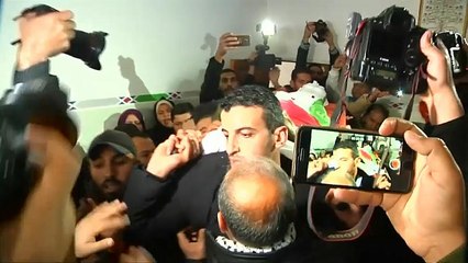 تشييع جثمان فتى فلسطيني قتل في الاحتجاجات على حدود غزة