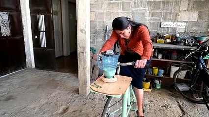 Guatemalans transform old bikes into machines