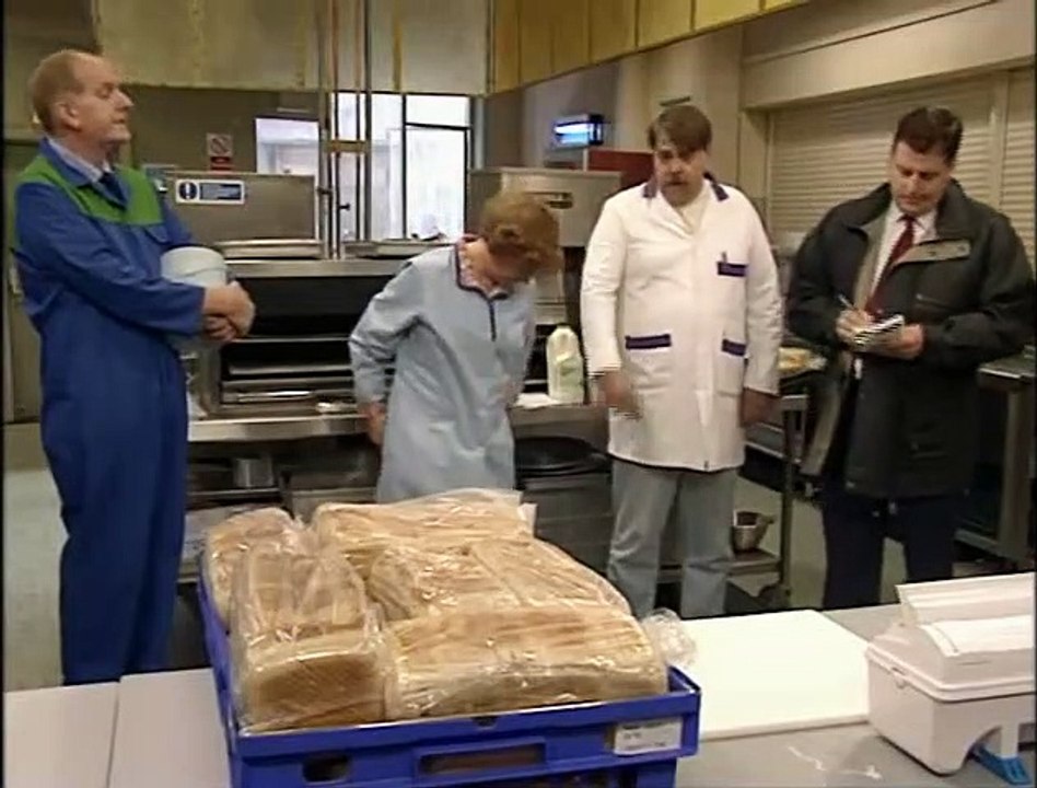 Dinnerladies - S 1 - E 1 - Part 1