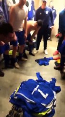 PHA : UZES  1  OCR  2 ... LA JOIE DANS LES VESTIAIRES .